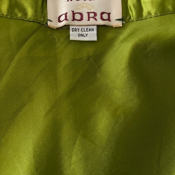 Gorgeous, handmade silk wrap Embroidered Skirt - green and gold - Picture 3 of 5